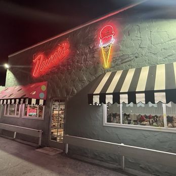 Dewar's Candy Shop - Outside - Candy Stores Near Me - Bakersfield, California