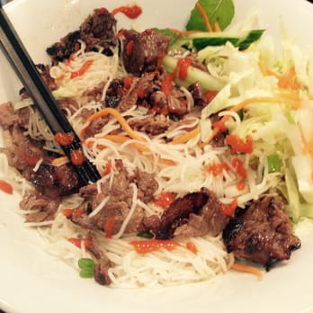 Pho Metro - Beef vermicelli bowl. Huuuuuge portion - Vietnamese Near Me - Scarborough, Ontario Pho Metro - Beef vermicelli bowl. Huuuuuge portion - Vietnamese Near Me - Scarborough, Ontario
