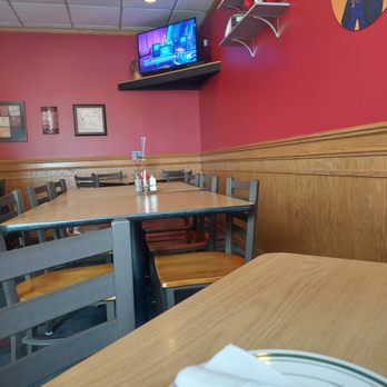 Beggars Pizza - a view of a dining room - Pizza Near Me - Oak Lawn, Illinois Beggars Pizza - a view of a dining room - Pizza Near Me - Oak Lawn, Illinois