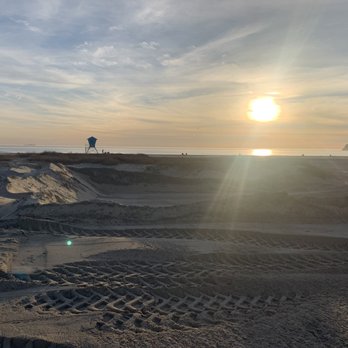 Coronado Center Beach - Arrived at 4:30 in the winter to watch the sun set - Beaches Near Me - Coronado, California