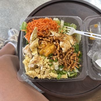 Calif Chicken Cafe - Salad Near Me - Los Angeles, California