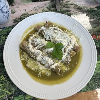 El Padrino Restaurant - Enchiladas Verdes de Pollo, no onion - Mexican Near Me - Seaside, California El Padrino Restaurant - Enchiladas Verdes de Pollo, no onion - Mexican Near Me - Seaside, California