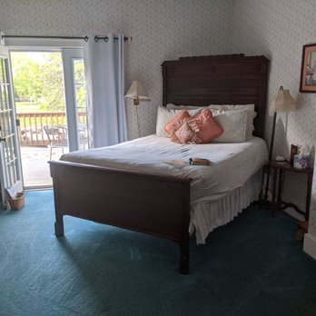 Abilene's Victorian Inn - The Eisenhower room - Bed & Breakfast Near Me - Abilene, Kansas