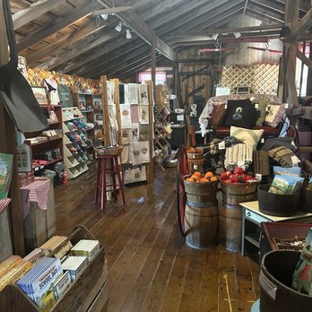 Honey Hill Orchard - Really cute gift shop. - Fruits & Veggies Near Me - Waterman, Illinois