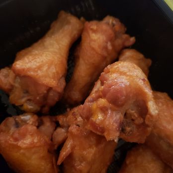 Marlow's Tavern - Dry wings. They forgot the honey mustard sauce. - Burgers Near Me - Tucker, Georgia