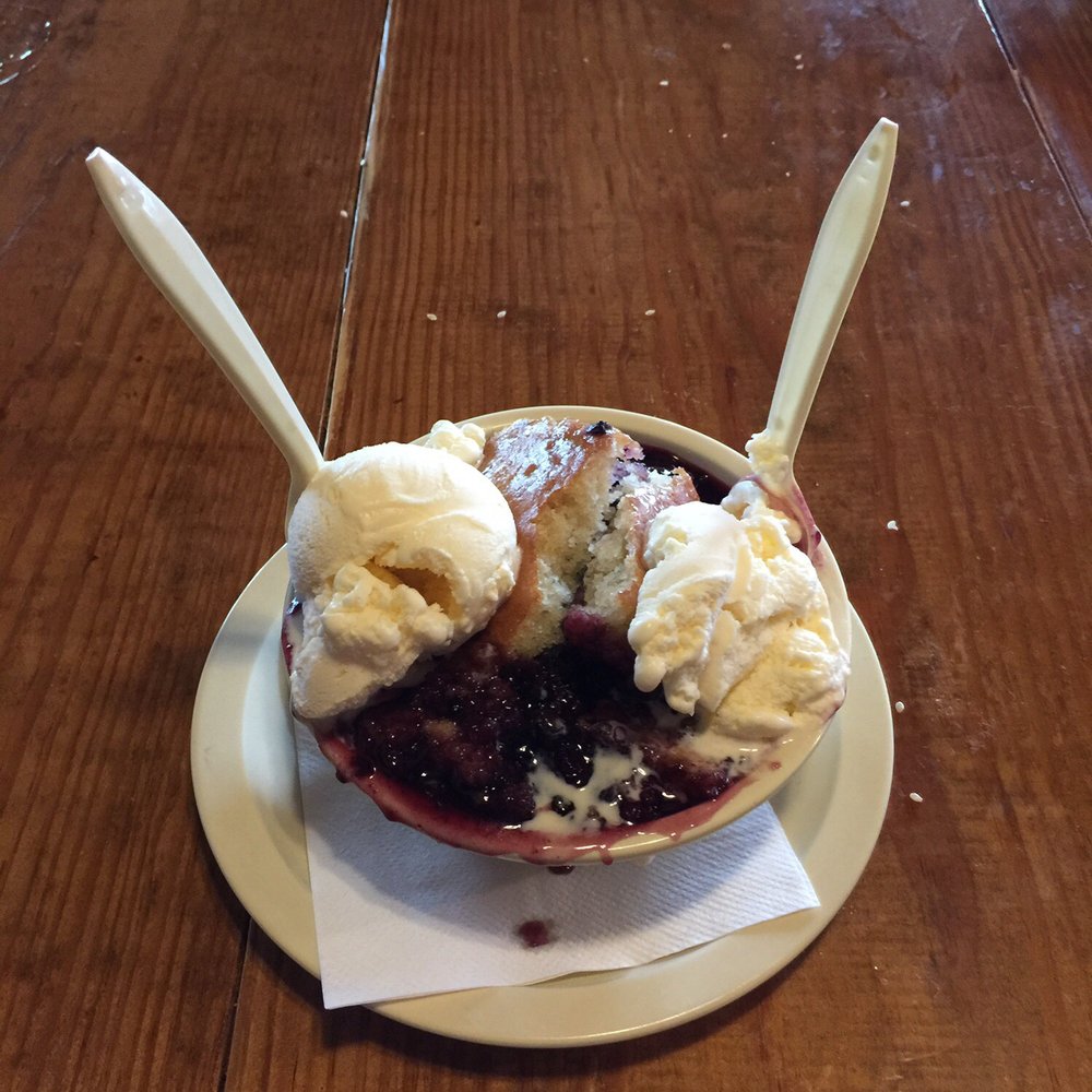 The Salt Lick BBQ - World Famous (or should be) Blackberry Cobbler with Vanilla Bean Ice Cream. - Barbeque Near Me - Round Rock, Texas
