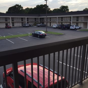 Quality Inn - Nice, spacious campus. - Hotels Near Me - Paris, Tennessee Quality Inn - Nice, spacious campus. - Hotels Near Me - Paris, Tennessee