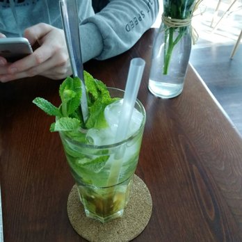 FräuleinEmily - Zitronengras-Limonade - Cafes Near Me - Steglitz, BE