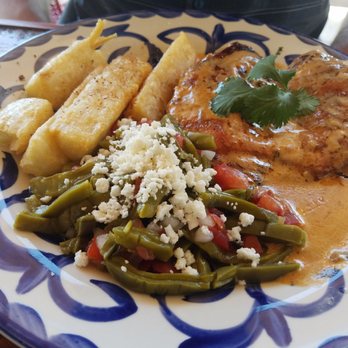 Ambriza - Chipotle chicken lunch special - Mexican Near Me - Houston, Texas