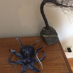 Hopko Art Glass - Octopus and wire sculpture sans phone