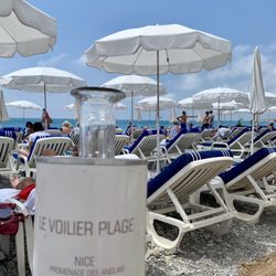 Le Voilier Plage - Chardonnay & Rosé...a nice day for it !!!