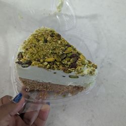 Teezys Culinary Creations - Pistachio cheesecake