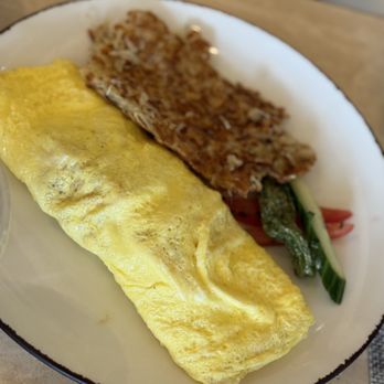 State Fare Bar & Kitchen - 3 item Omelet - New American Near Me - Rancho Mirage, California State Fare Bar & Kitchen - 3 item Omelet - New American Near Me - Rancho Mirage, California