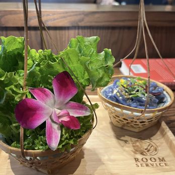 Room Service - ROYAL FLOWER DUMPLINGS (CHOR MUANG) - Japanese Near Me - Milwaukee, Wisconsin