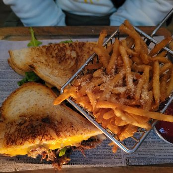 Woodbines - Irish Near Me - Long Island City, New York