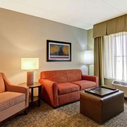 Homewood Suites by Hilton Woodbridge - Guest room