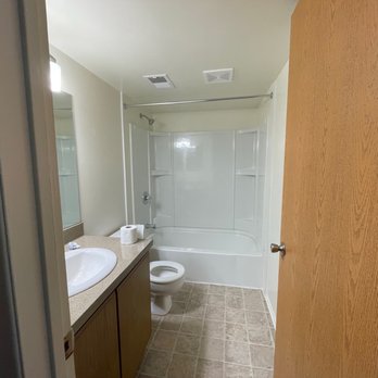 Stone Ridge - Bathroom, no towel rack - Apartments Near Me - Wixom, Michigan Stone Ridge - Bathroom, no towel rack - Apartments Near Me - Wixom, Michigan
