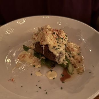 Town Hearth - Steak Oscar - American Near Me - Dallas, Texas
