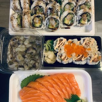 Taro's Fish - (Ignore the Dynamite roll on top from Ichiban)   Spicy salmon roll, tako wasabi, freshly sliced salmon sashimi - Seafood Markets Near Me - Toronto, Ontario