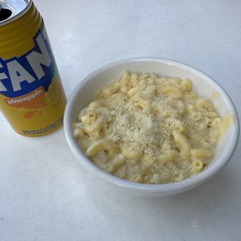 Banzai Burger - Kids Mac & Cheese and a Pineapple Fanta - Burgers Near Me - Honolulu, Hawaii