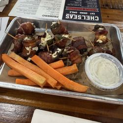 Chelsea's Burgers N' Brew - Jalapeño poppers appetizer - jalepeños wrapped in bacon with cream cheese