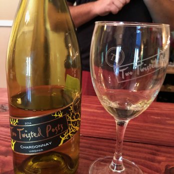 Two Twisted Posts Winery - Wineries Near Me - Purcellville, Virginia