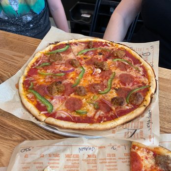 Blaze Pizza - Gluten free, vegan cheese, meat eater. - Pizza Near Me - Toronto, Ontario