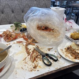 Combo 3. King crab snow crab peeled shrimp. Whole shrimp potatoes corn. Egg rolls spring rolls p08 pho rice noodles and shrimp thia tea Combo 3. King crab snow crab peeled shrimp. Whole shrimp potatoes corn. Egg rolls spring rolls p08 pho rice noodles and shrimp thia tea