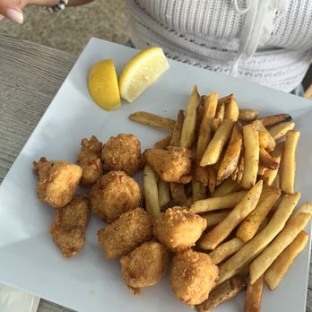 Hurricane Eddie’s - Grouper Bites - Sports Bars Near Me - Indian Rocks Beach, Florida