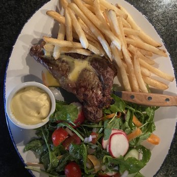 22 Bowen's - Steak frites with truffle aoili - New American Near Me - Newport, Rhode Island