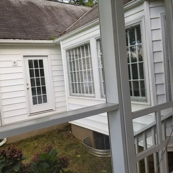 Breezall Window Cleaning - Back of house after service - Window Washing Near Me - Rockville, Maryland