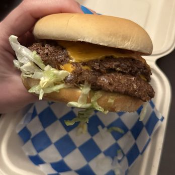 Goldburger - California classic to go. - Burgers Near Me - Los Angeles, California Goldburger - California classic to go. - Burgers Near Me - Los Angeles, California