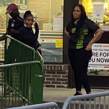 7-Eleven - All employees - Convenience Stores Near Me - Chicago, Illinois