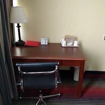 Ramada by Wyndham Staten Island - Desk - Hotels Near Me - Staten Island, New York Ramada by Wyndham Staten Island - Desk - Hotels Near Me - Staten Island, New York