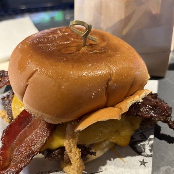 Firestone Walker - Paso Robles - Cali-Western Smash Burger with fries - Breweries Near Me - Paso Robles, California Firestone Walker - Paso Robles - Cali-Western Smash Burger with fries - Breweries Near Me - Paso Robles, California