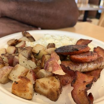 Koa Pancake House - Polynesian sausage, eggs & potatoes - Breakfast & Brunch Near Me - Honolulu, Hawaii