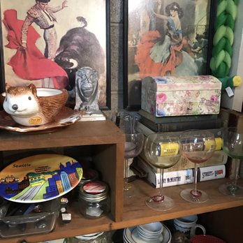 Cc's Antiques - Antiques Near Me - Chattanooga, Tennessee