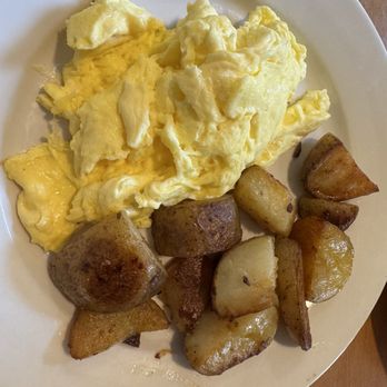 The Cubby Hole - Eggs and potatoes - Breakfast & Brunch Near Me - Moorestown, New Jersey