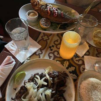 Havana 1957 - Braised flank steak and whole fried snapper - Cuban Near Me - Miami Beach, Florida Havana 1957 - Braised flank steak and whole fried snapper - Cuban Near Me - Miami Beach, Florida