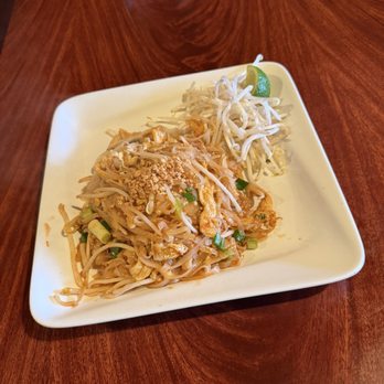 Pho Thi - Chicken Pad Thai - Vietnamese Near Me - Oregon City, Oregon