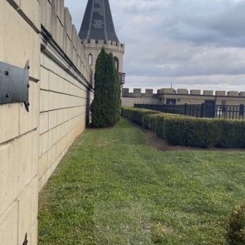 The Kentucky Castle - Wall lines outside of the Castle - Hotels Near Me - Versailles, Kentucky The Kentucky Castle - Wall lines outside of the Castle - Hotels Near Me - Versailles, Kentucky