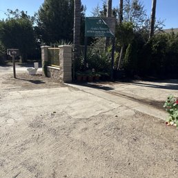 Entrance, I parked in the dirt before driveway
