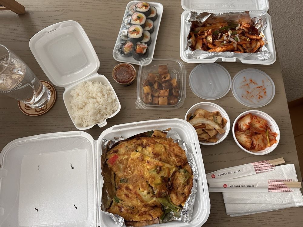 Nara Korean Cuisine Logo