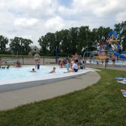 Heath Municipal Pool - Kiddie pool and lazy river