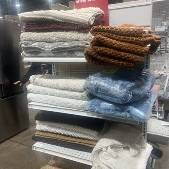 Half OFF Outlet - A nice selection of $10 bathroom rugs - Discount Store Near Me - Harrisburg, Pennsylvania