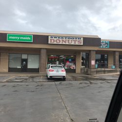 Sweetooth Donuts - Front of store.