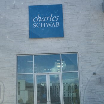 Charles Schwab - Front of building - Investing Near Me - Troy, Michigan