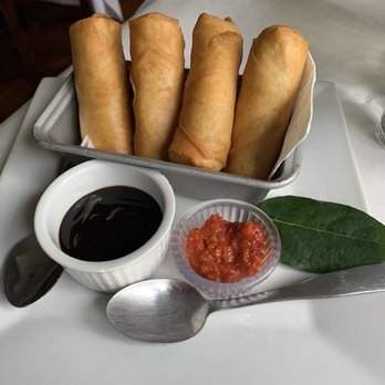 Lemongrass - Nice presentation on the rolls. Too bad that was their highlight. - Thai Near Me - Portland, Oregon