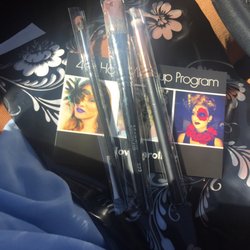 Simply Glam Makeup Studio - :)