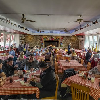 Dell Rhea's Chicken Basket - Dining room - American Near Me - Willowbrook, Illinois Dell Rhea's Chicken Basket - Dining room - American Near Me - Willowbrook, Illinois
